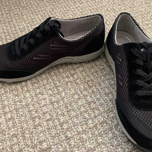 Dansko Hayes Suede Like New! - Picture 2 of 5